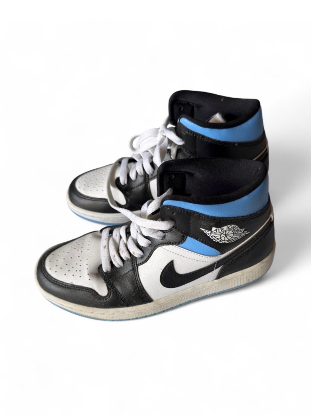 Nike Womens Air Jordan High-Top Sneakers in White, Black & Blue